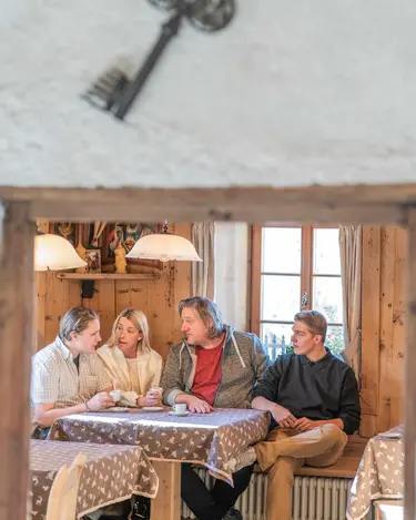 Famiglia osteria Plazores